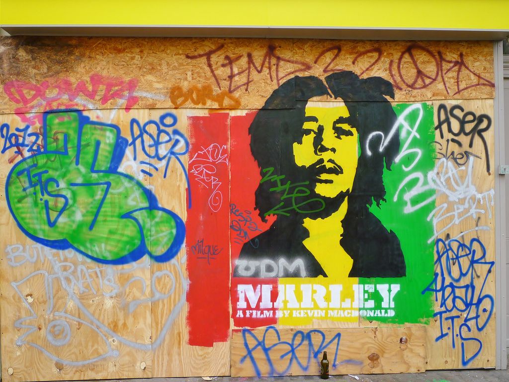 Detail Graffiti Bob Marley Nomer 25