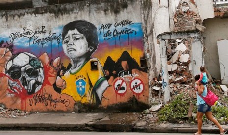 Detail Graffiti Bola Piala Dunia Nomer 11