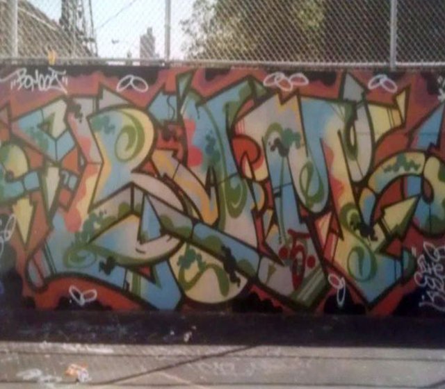 Detail Graffiti Bom Nomer 42