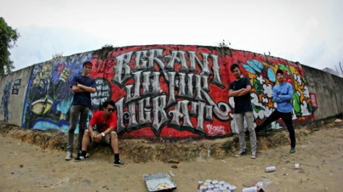 Detail Graffiti Bomber Persib Nomer 37