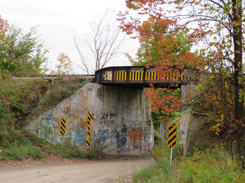 Detail Graffiti Bridge Nomer 45