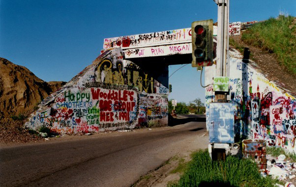 Detail Graffiti Bridge Nomer 53