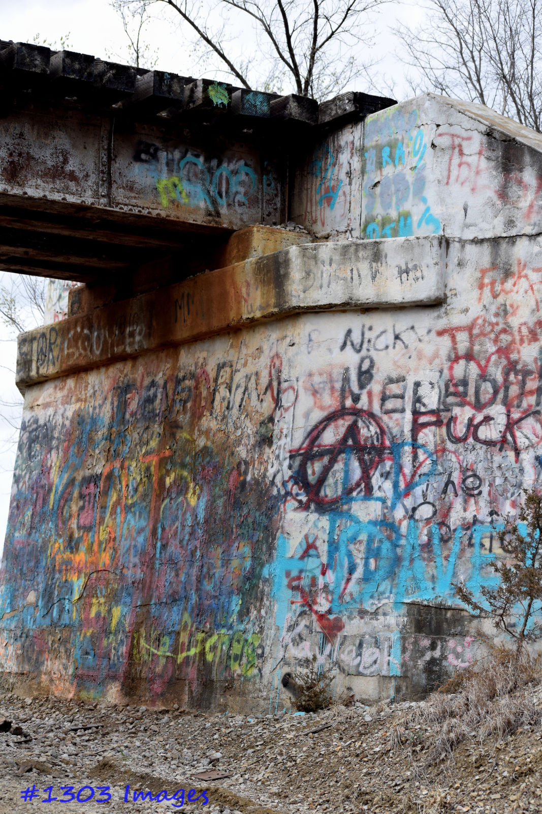 Detail Graffiti Bridge Street Nomer 49
