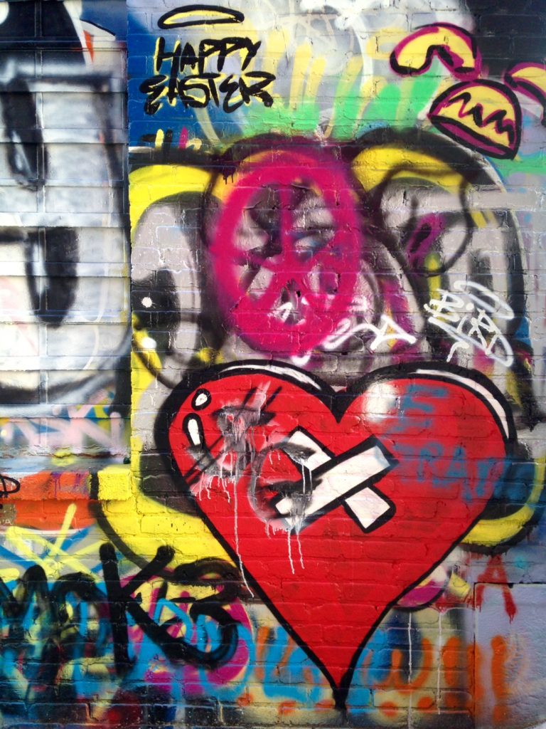 Detail Graffiti Broken Heart Nomer 21