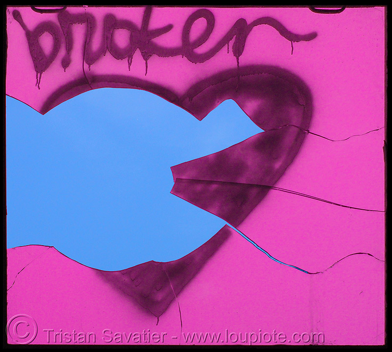 Detail Graffiti Broken Heart Nomer 29