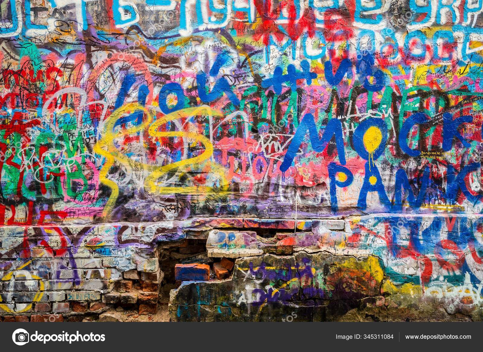 Detail Graffiti Broken Wall Nomer 51