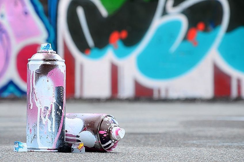 Detail Graffiti Cans Nomer 5
