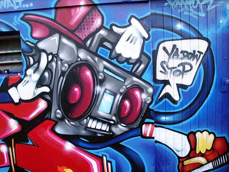 Detail Graffiti Character Red Dan Blue Nomer 8