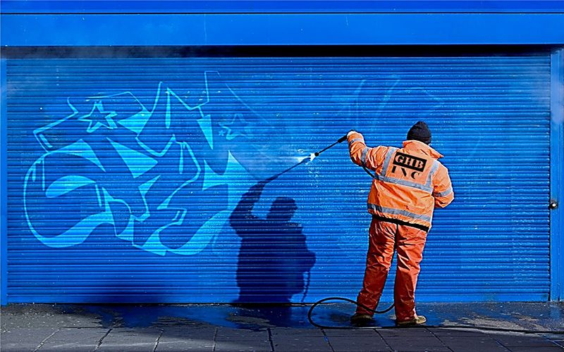 Detail Graffiti Cleaning London Nomer 11