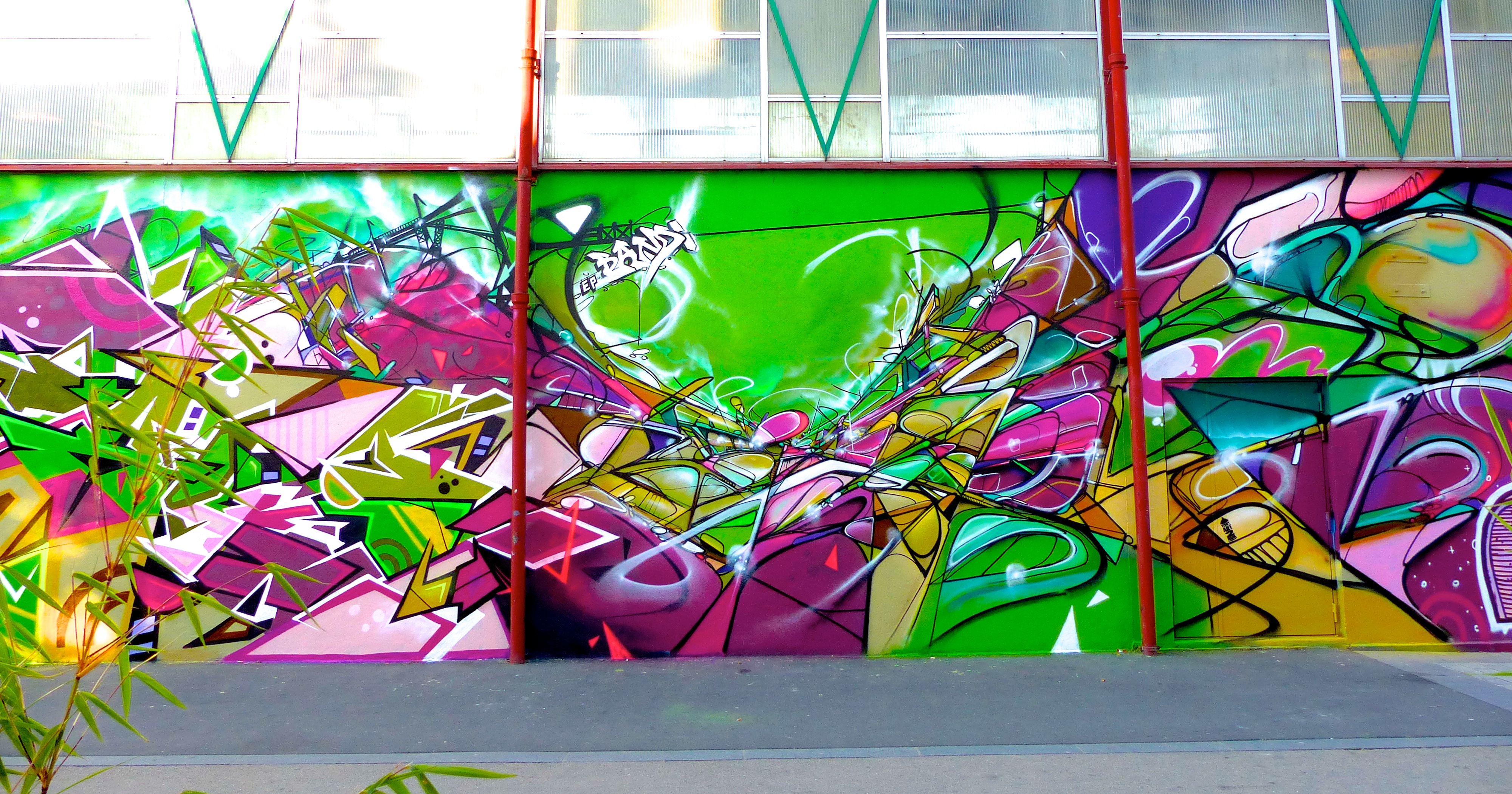 Detail Graffiti Collaborative Nomer 7