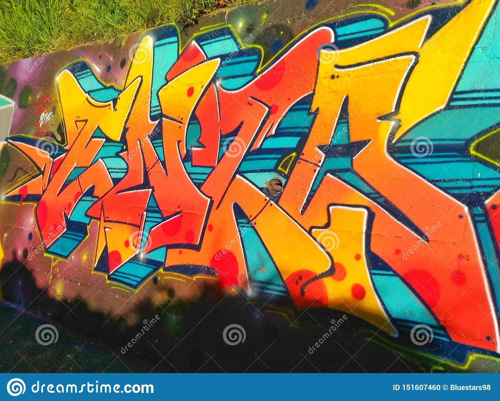 Detail Graffiti Colors Nomer 20