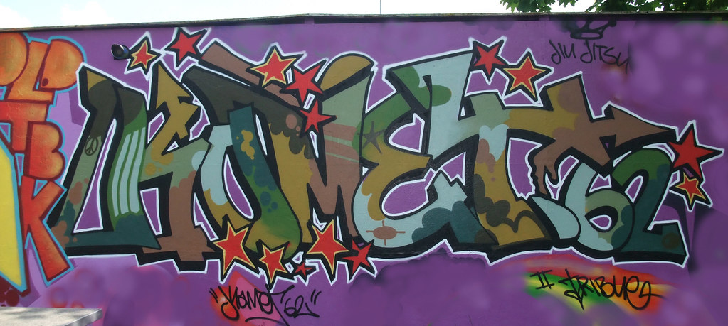 Detail Graffiti Comet Nomer 13