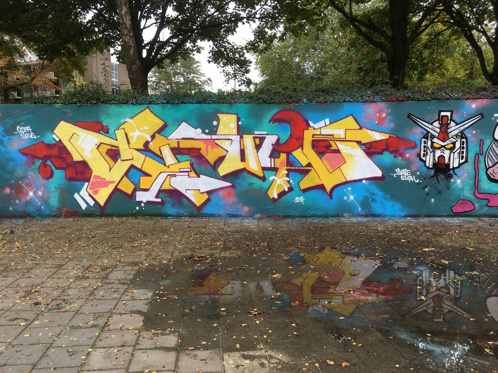 Detail Graffiti Creator Has Crashed Chrome Nomer 45