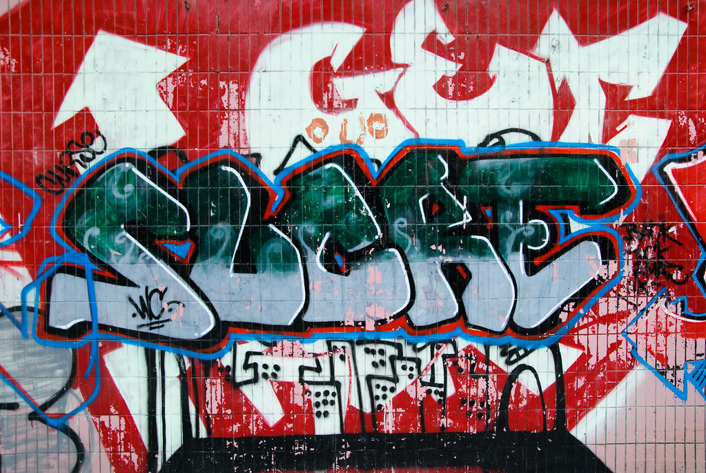 Detail Graffiti Dennis Nomer 14