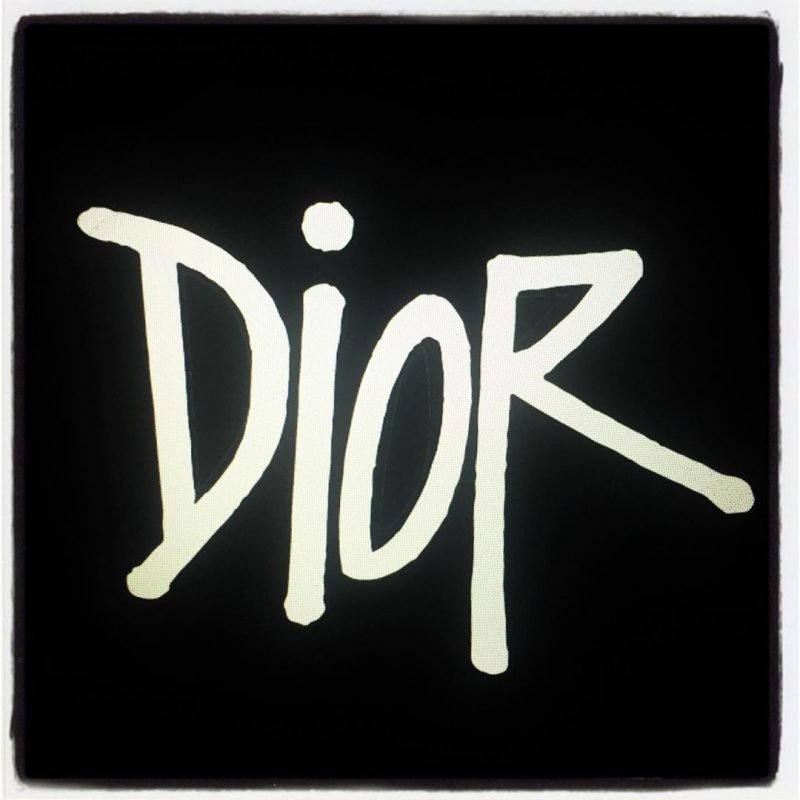 Detail Graffiti Dior Nomer 9