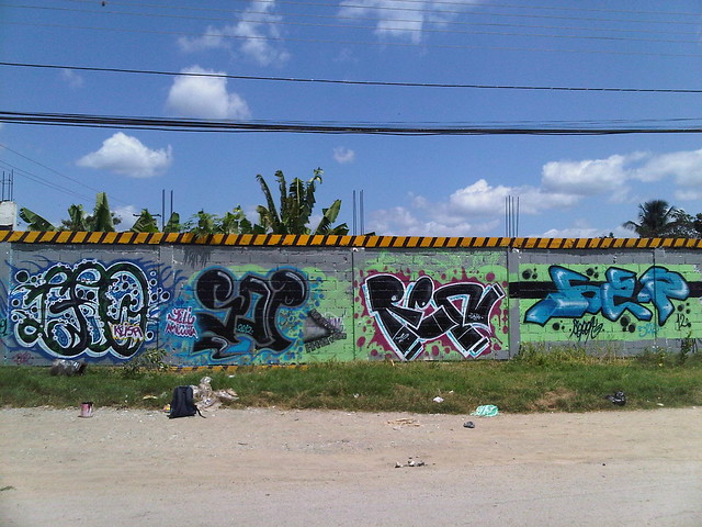 Detail Graffiti Dios Te Ama Nomer 18