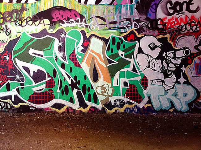 Detail Graffiti Dissertation London And New York Nomer 3