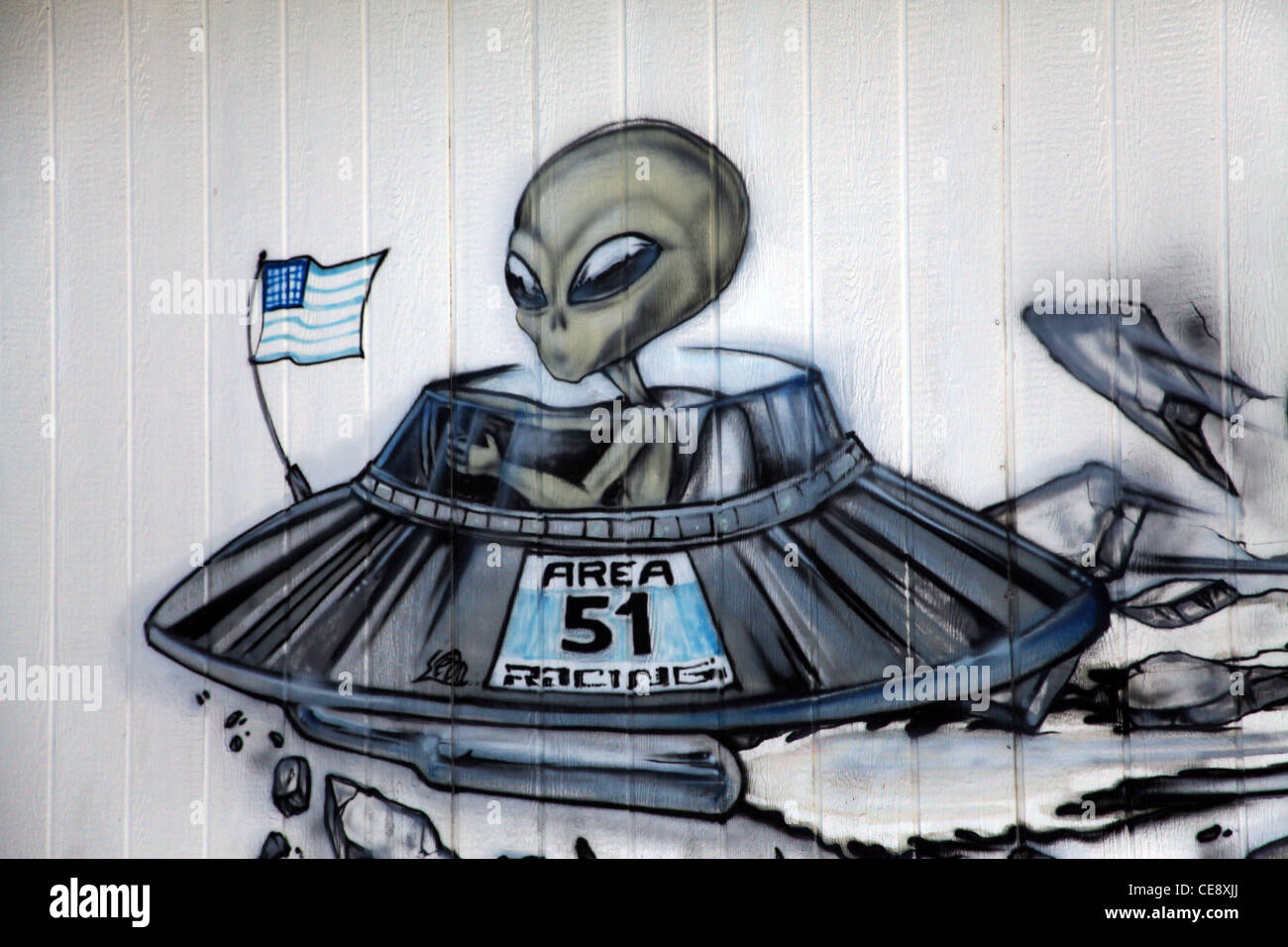 Detail Graffiti Draw Alien Nomer 45