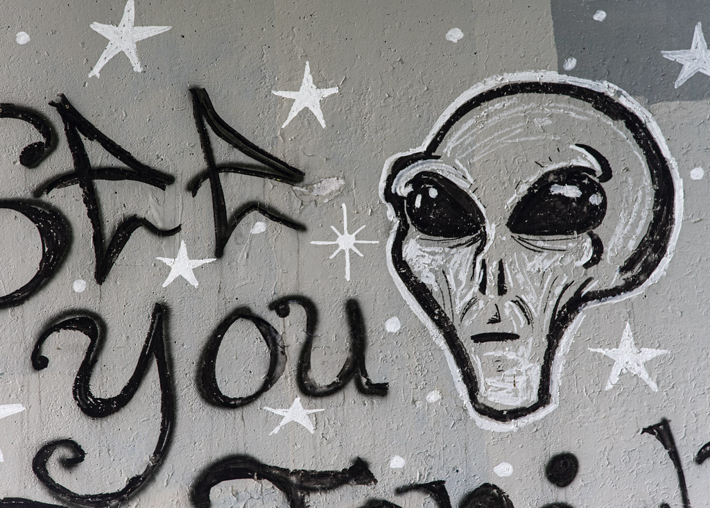 Detail Graffiti Draw Alien Nomer 46