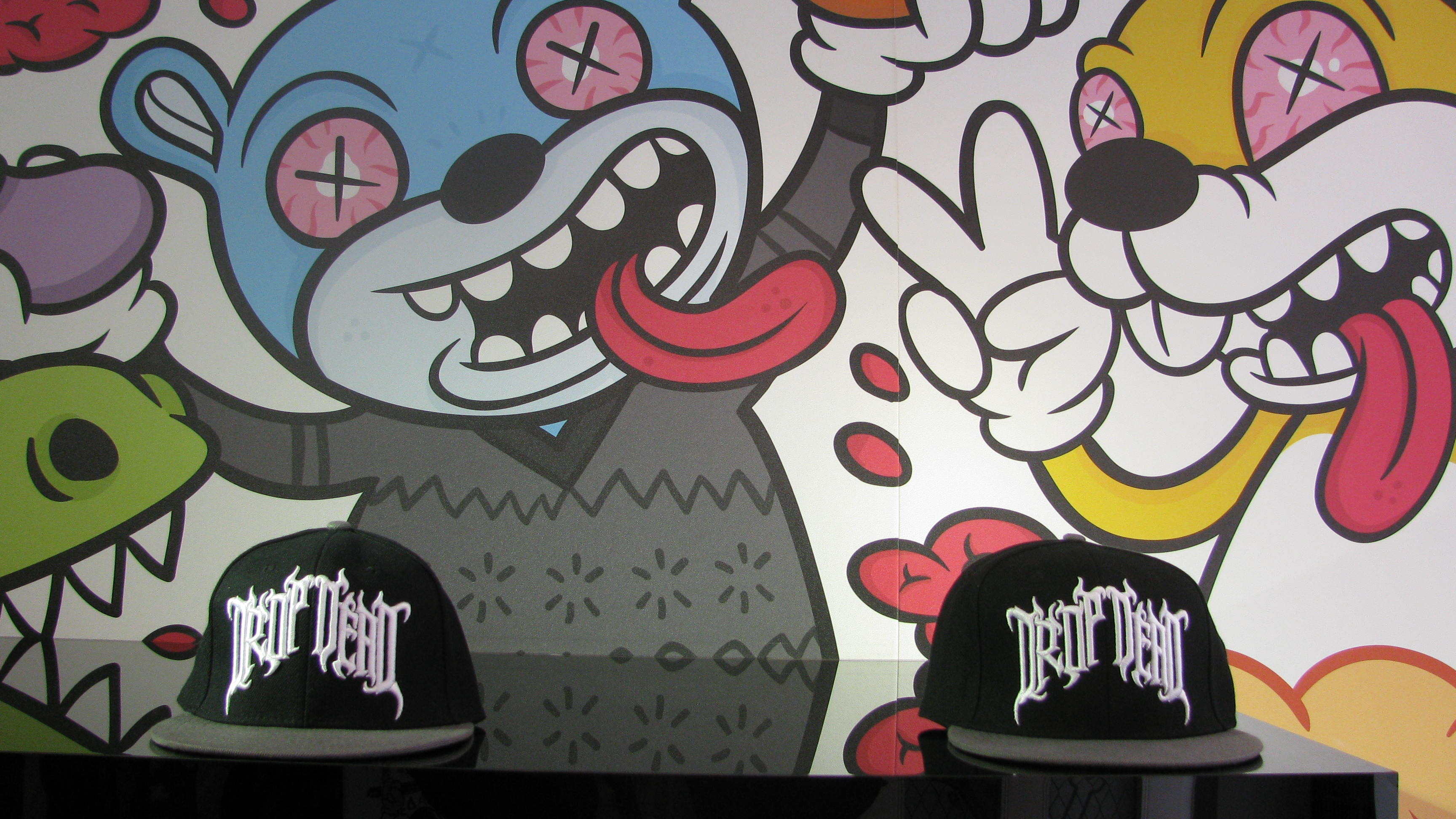 Detail Graffiti Drop Dead Nomer 5