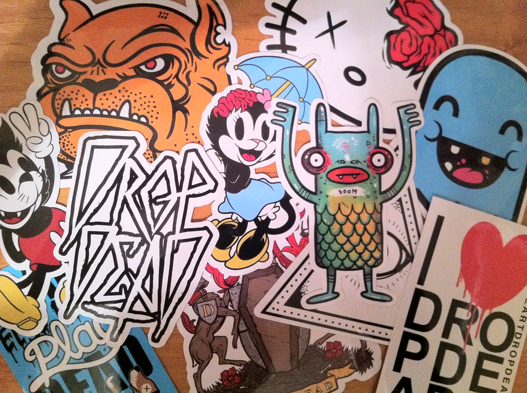 Detail Graffiti Drop Dead Nomer 7
