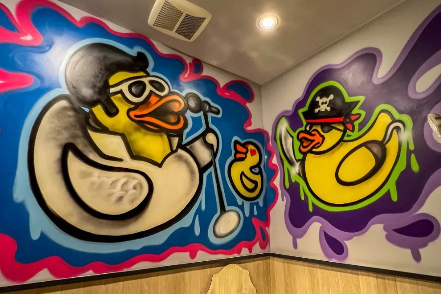 Detail Graffiti Duckling Nomer 32