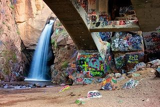 Detail Graffiti Falls Colorado Springs Nomer 8