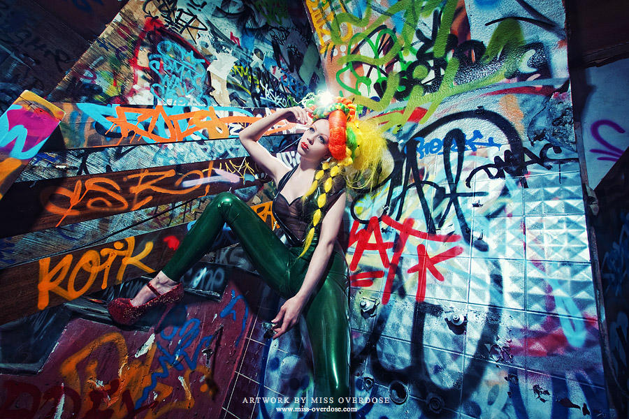 Detail Graffiti Fashion Photography Nomer 11