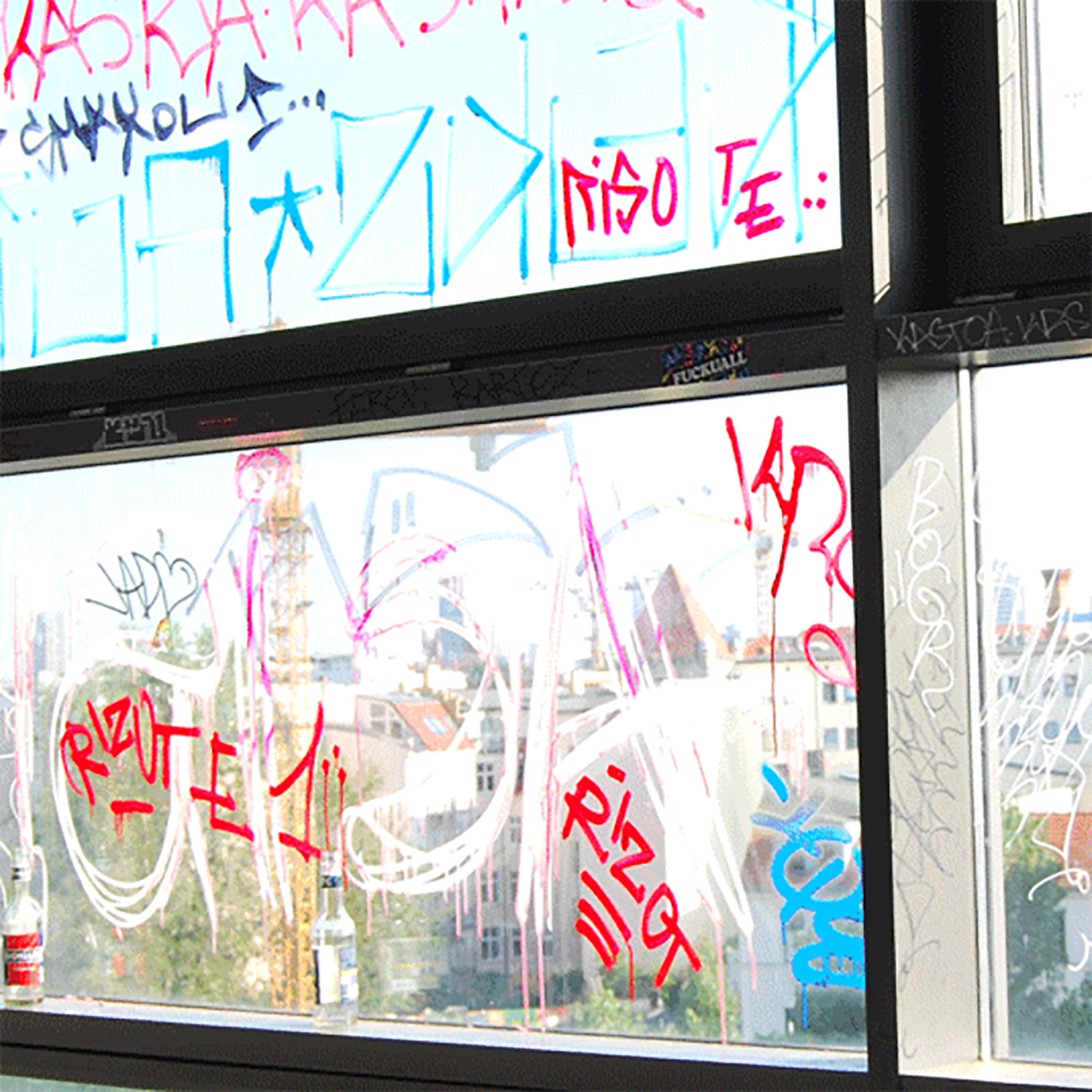 Detail Graffiti Film Nomer 42