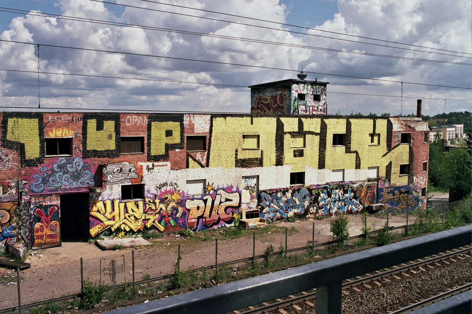 Detail Graffiti For A House Gate Nomer 11