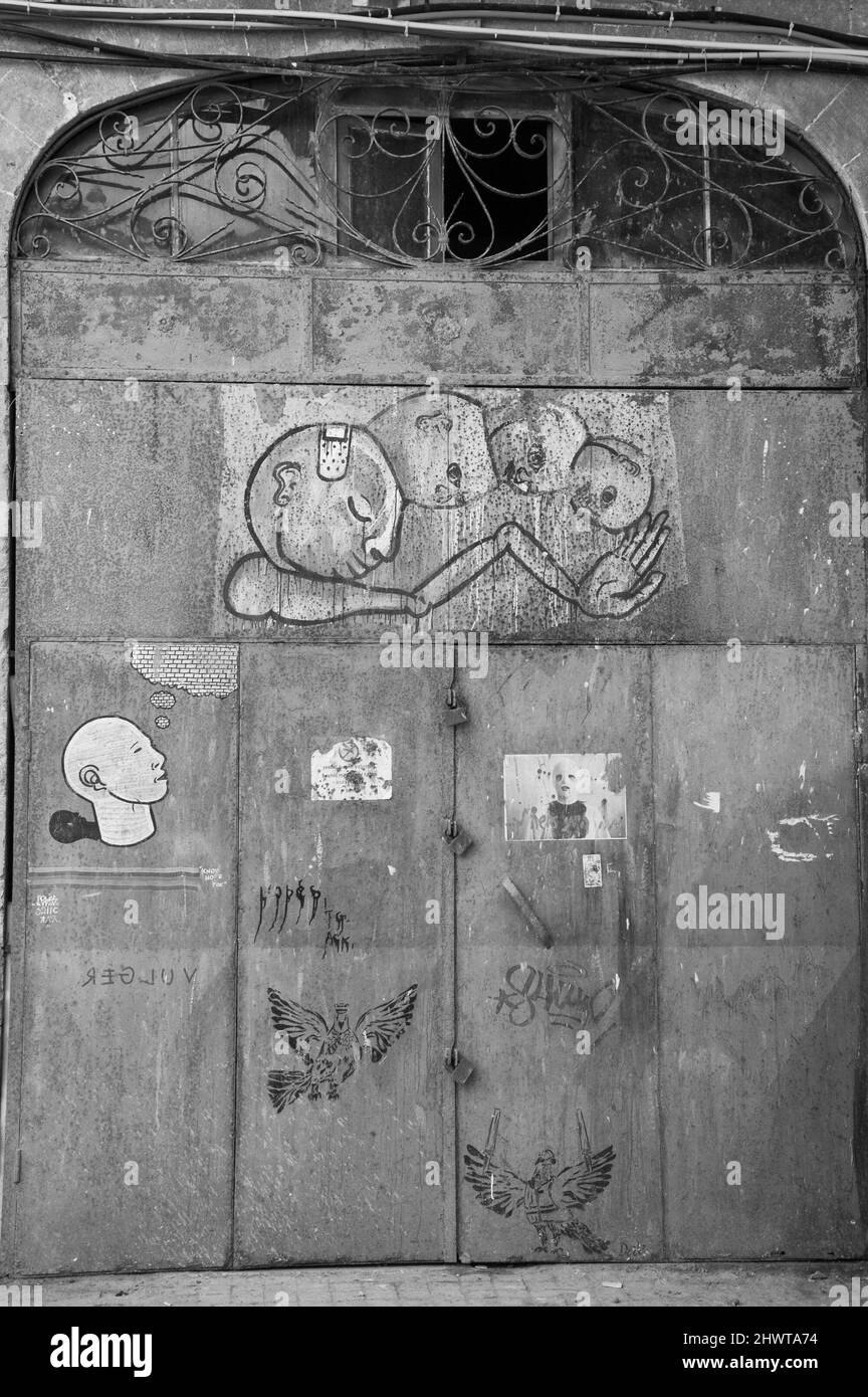 Detail Graffiti For A House Gate Nomer 15