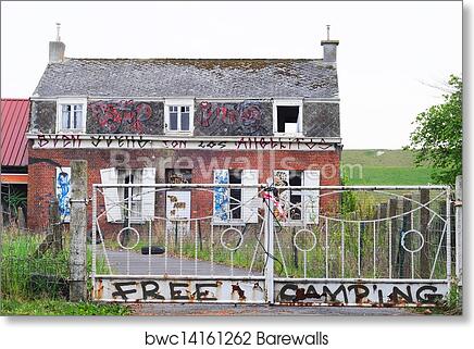 Detail Graffiti For A House Gate Nomer 16