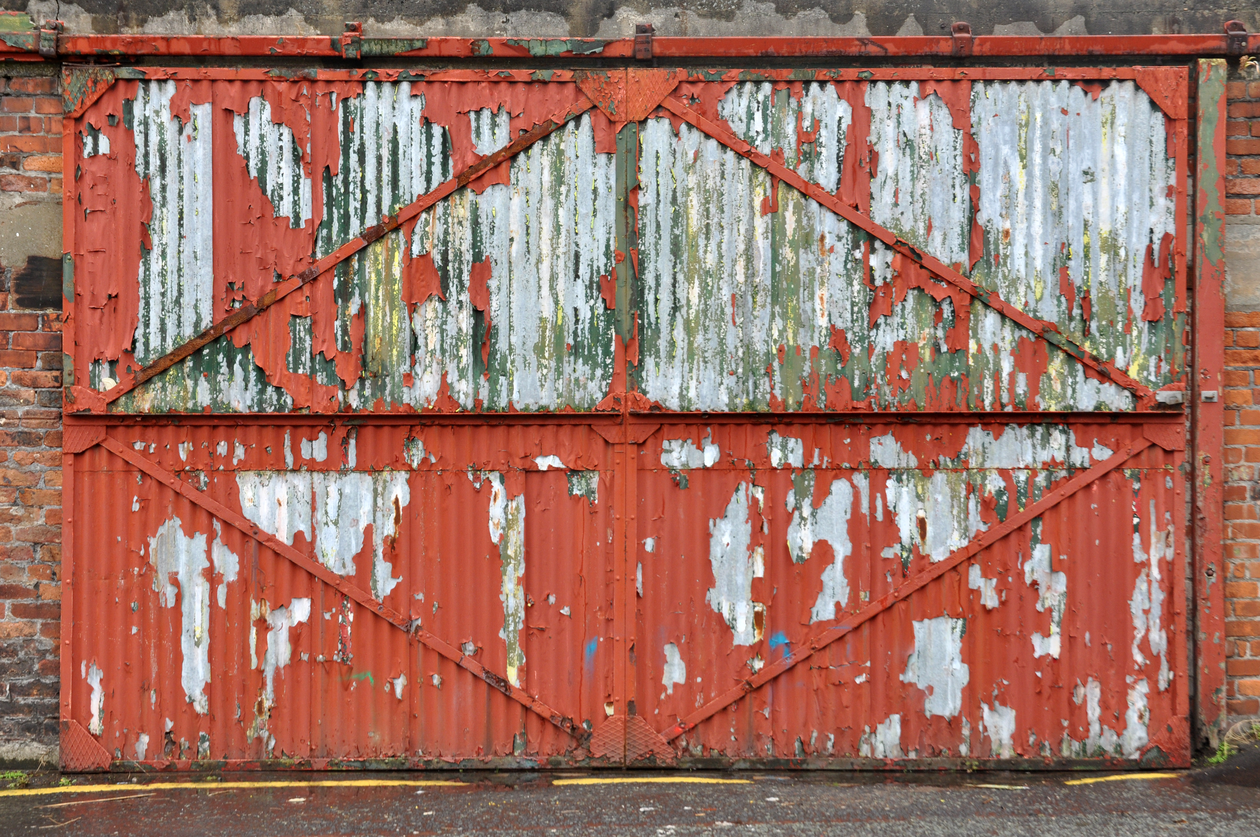 Detail Graffiti For A House Gate Nomer 33