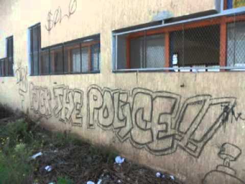 Detail Graffiti Fuck The Police Nomer 43
