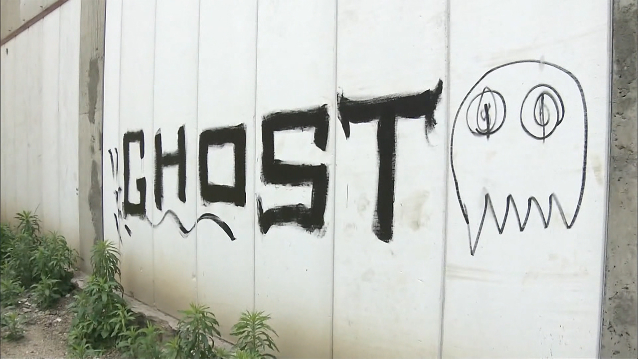 Detail Graffiti Ghost Amp Nomer 33