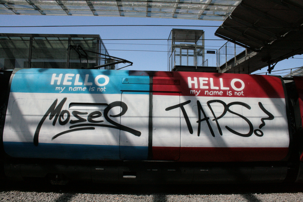 Detail Graffiti Hello My Name Is Nomer 23