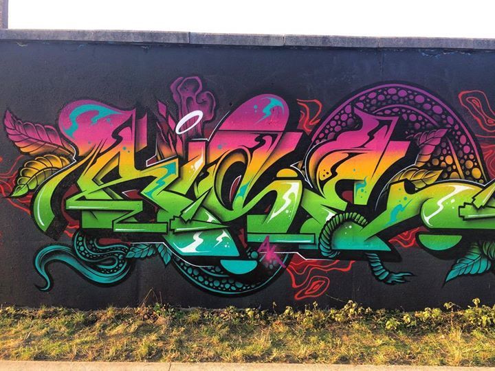 Detail Graffiti Hijau Nomer 28