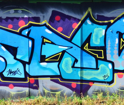 Detail Graffiti Huruf Berwarna Nomer 19