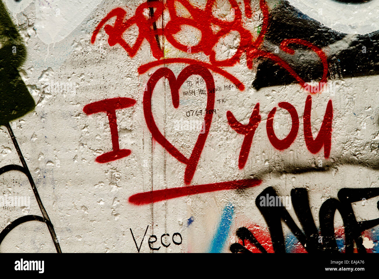 Detail Graffiti I Love You Keren Nomer 50