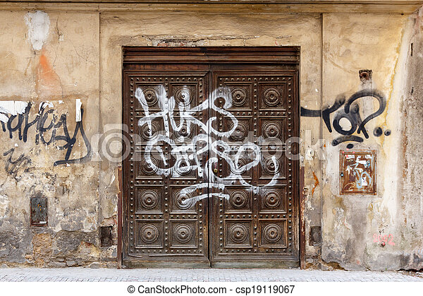 Detail Graffiti In Old Buildings Nomer 39