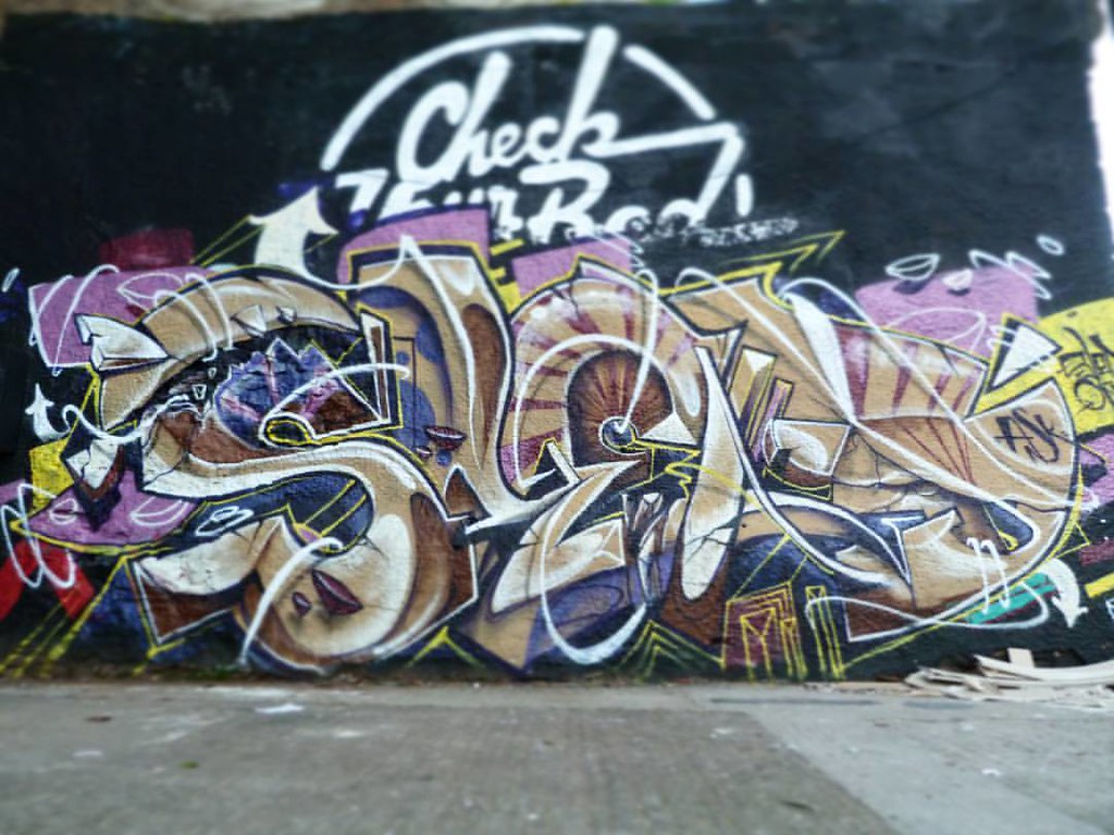 Detail Graffiti Ironlak Nomer 49