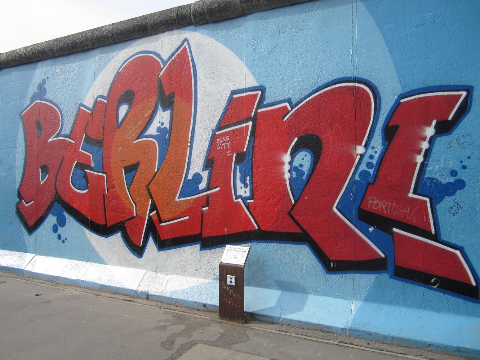 Detail Graffiti Is Art Essay Nomer 47