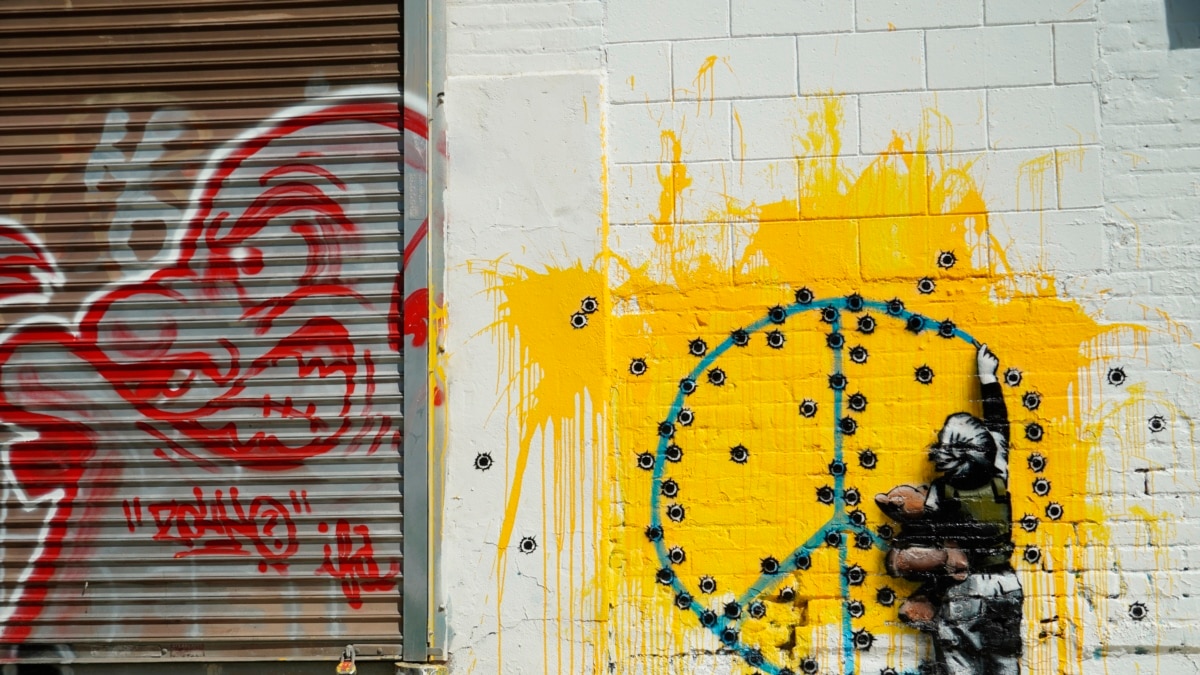 Detail Graffiti Is It Art Nomer 43