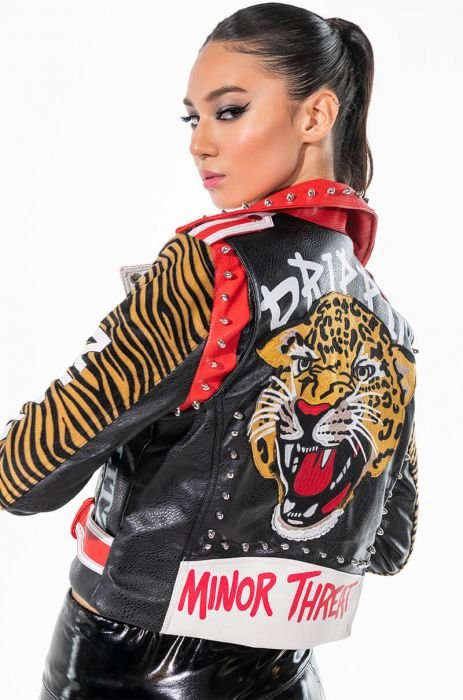 Detail Graffiti Jacket Nomer 8