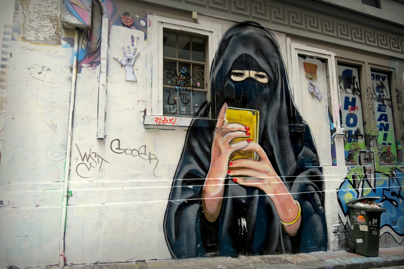 Detail Graffiti Jilbab Nomer 4