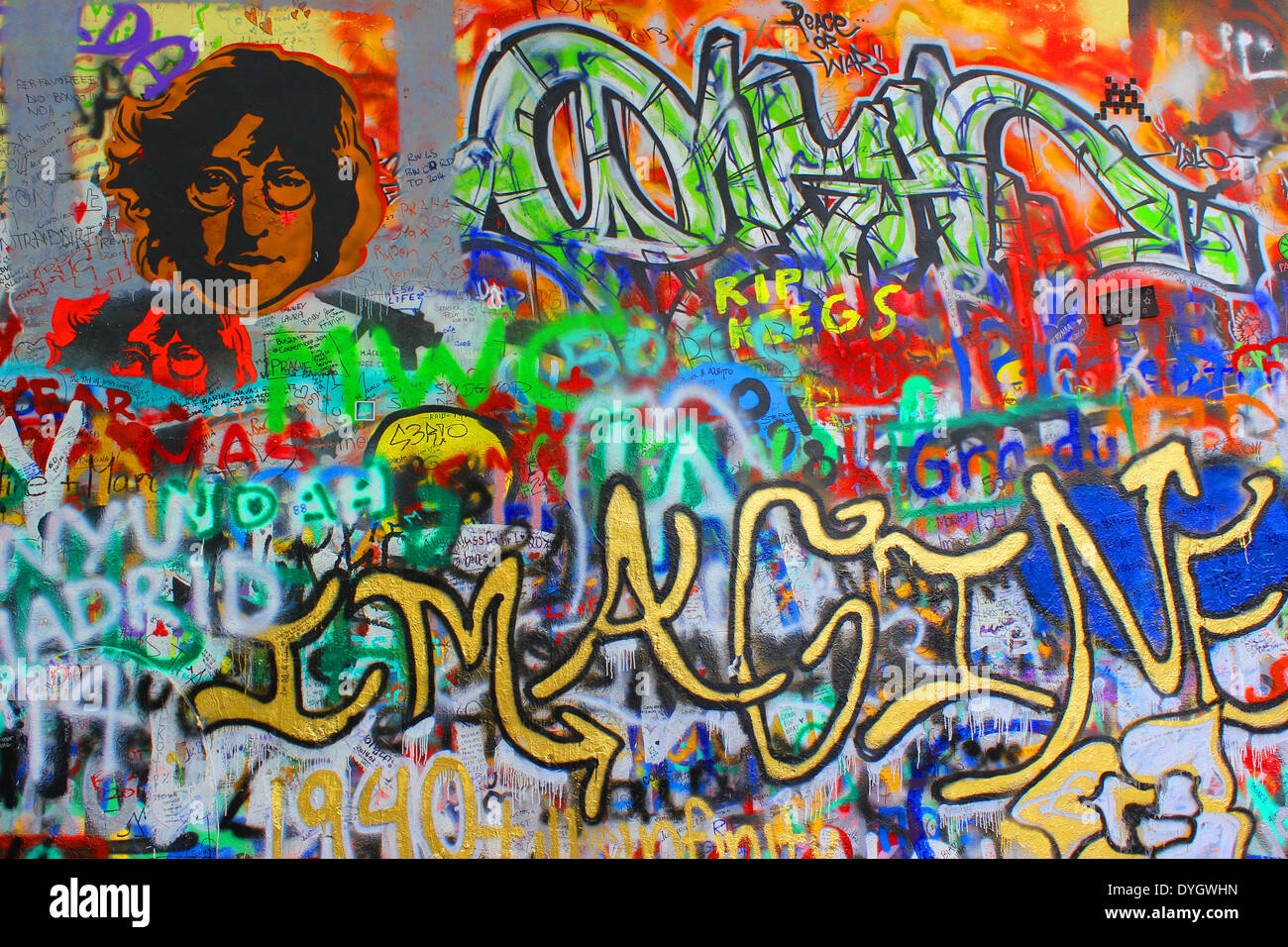 Detail Graffiti John Lennon Nomer 18