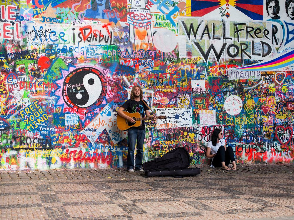 Detail Graffiti John Lennon Nomer 31