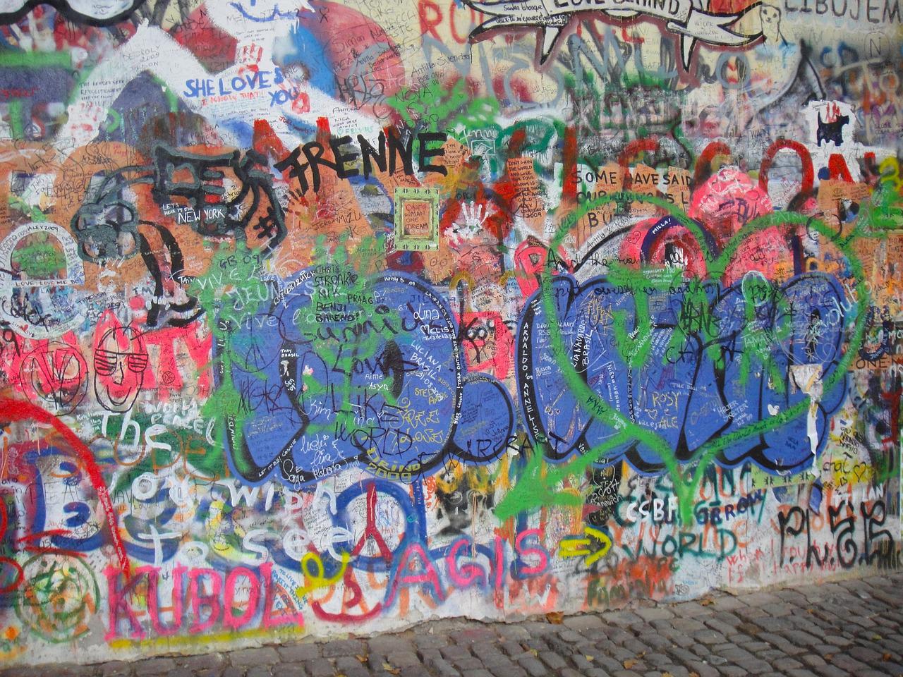Detail Graffiti John Lennon Nomer 32
