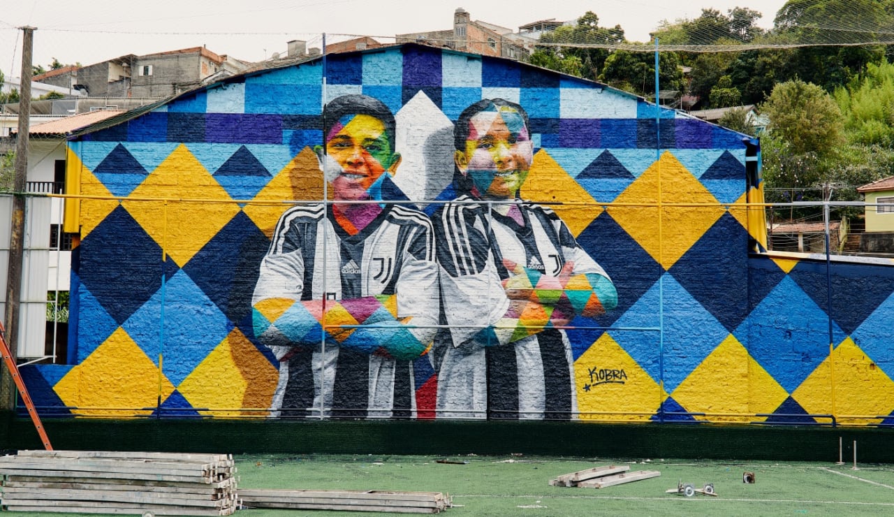 Detail Graffiti Juventus Nomer 21