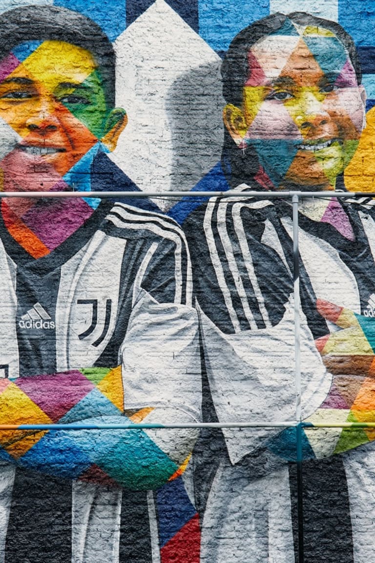 Detail Graffiti Juventus Nomer 28